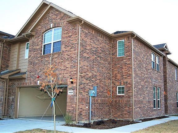 2nd image of 1920 Argyle Ln