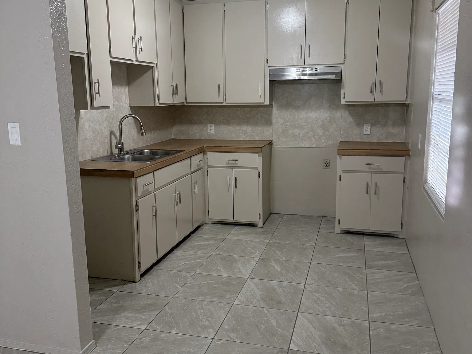 2 bed, 550 sqft, $775 — Photo 2
