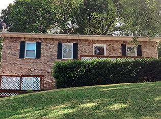 1002 E Maple St, West Plains, MO 65775