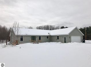293 W Barratt Rd, Kingsley, MI 49649