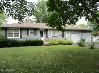 1741 Russell Rd, Baroda, MI 49101