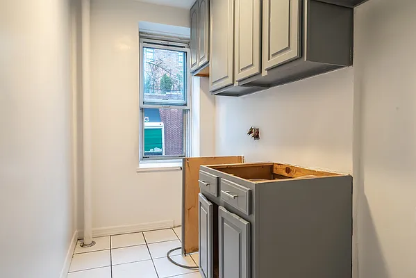 Rented by Metropolitan Equities | media 12