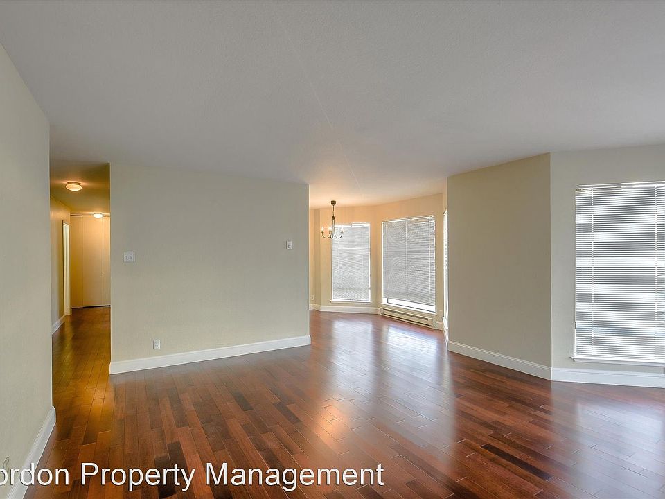 1st image of 2405 15th Ave APT 1