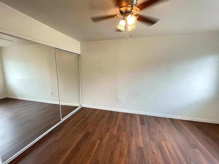 422 Grand Ave #A — Photo 17