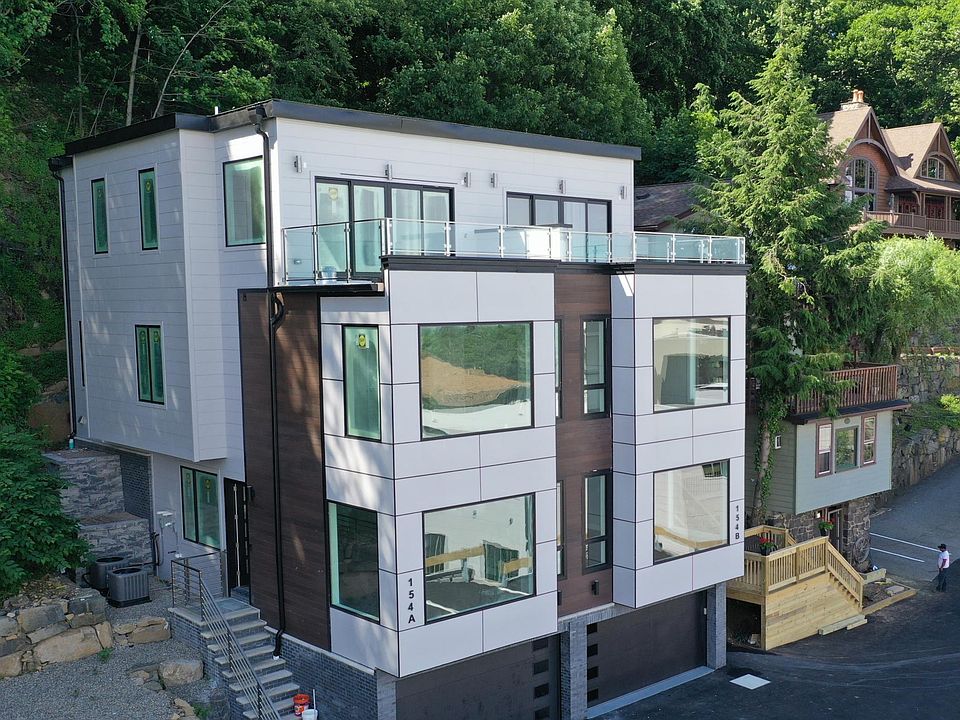 1st image of 154 Undercliff Ave #154