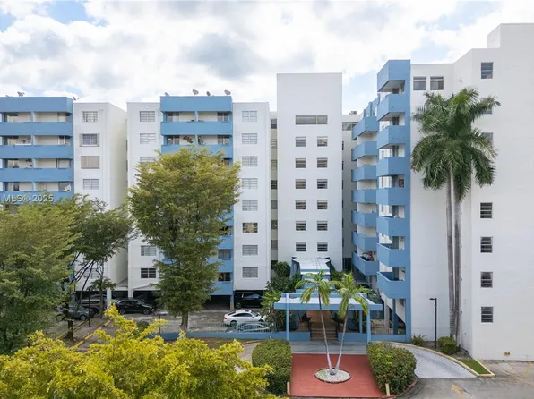 5050 NW 7th St APT 309, Miami, FL 33126