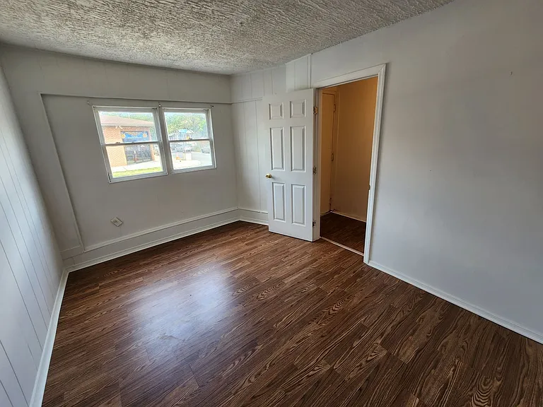 1517 Walnut St — Photo 6