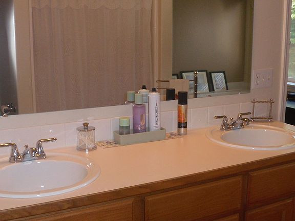 Dual sinks in Master Bath