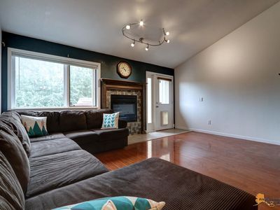 8411 Ragged Top Cir, Anchorage, AK, 99504