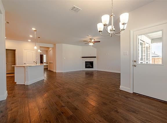 3rd image of 206 Highedge Dr