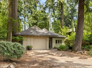 589 Ridgeway Rd, Lake Oswego, OR 97034