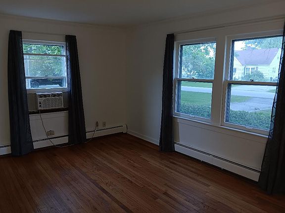 4th image of 14440 Kolmar Ave