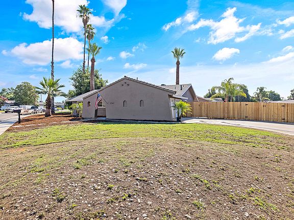 4th image of 2741 W Evergreen Court