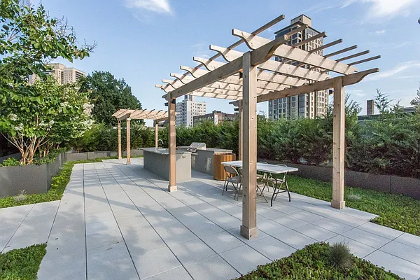 Sold by Nest Seekers International | media 8