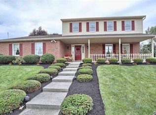601 Somerset Dr, Mechanicsburg, PA 17055