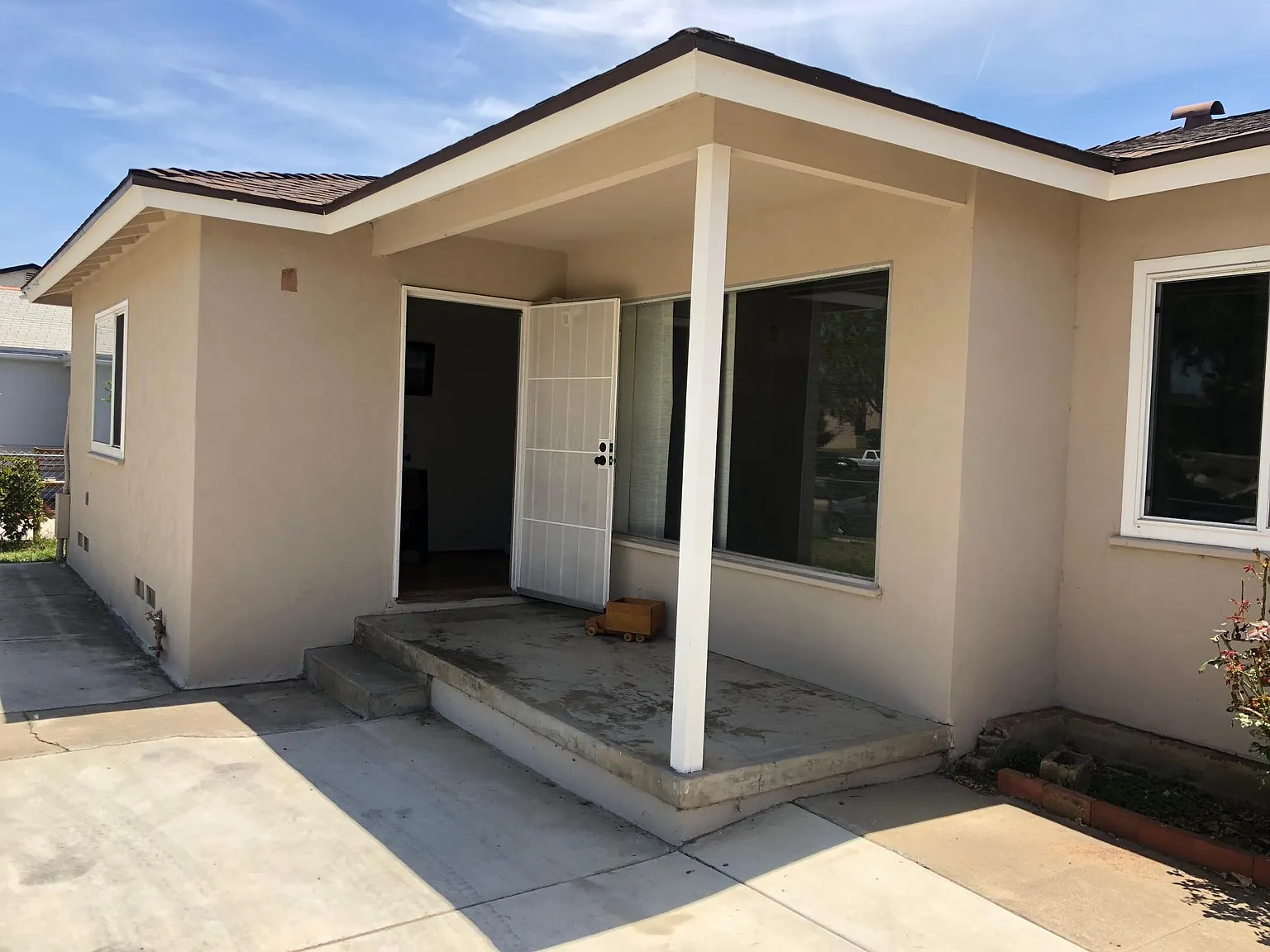 3 bed, 1336 sqft, $3,300 — Photo 2