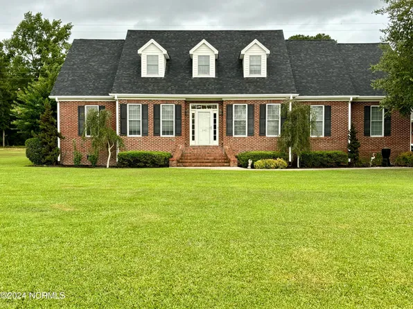 142 Timberlake Drive, Clinton, NC 28328