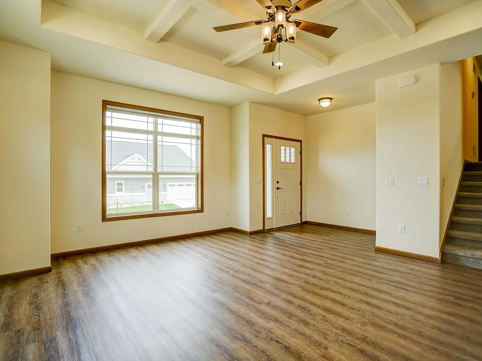 3 bed, 2000 sqft, $2,595 — Photo 2
