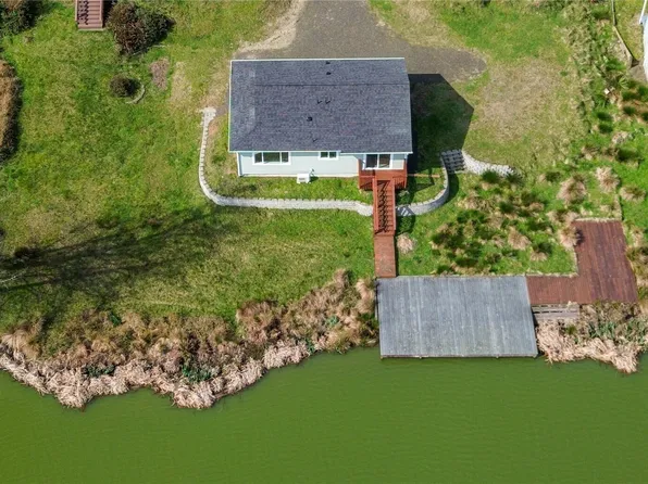 584 Mount Olympus Avenue SE, Ocean Shores, WA 98569