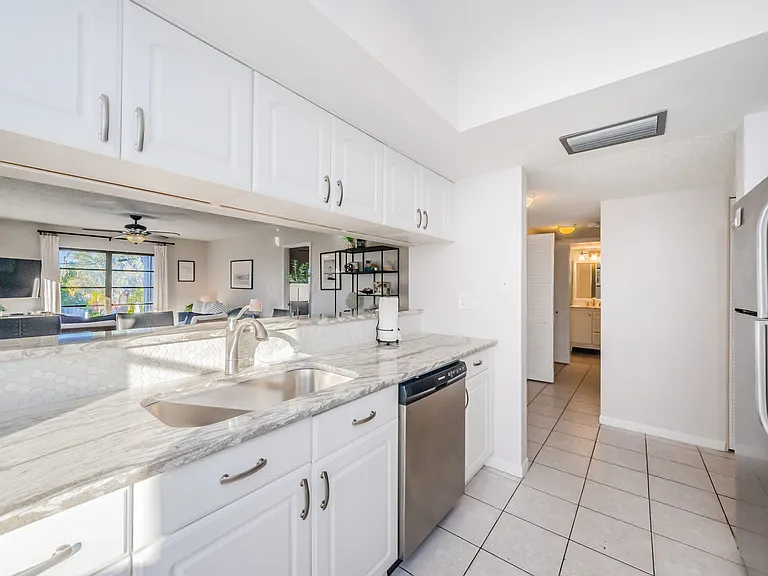 15 Glendale St #1B — Photo 19