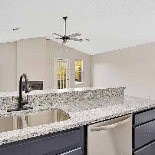 1st image of 104 Summitt St #G