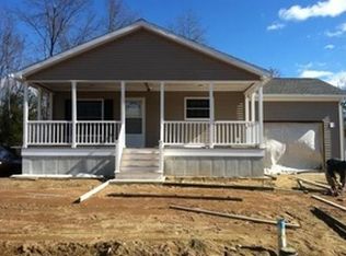 18 Patriots Dr, Westfield, MA 01085