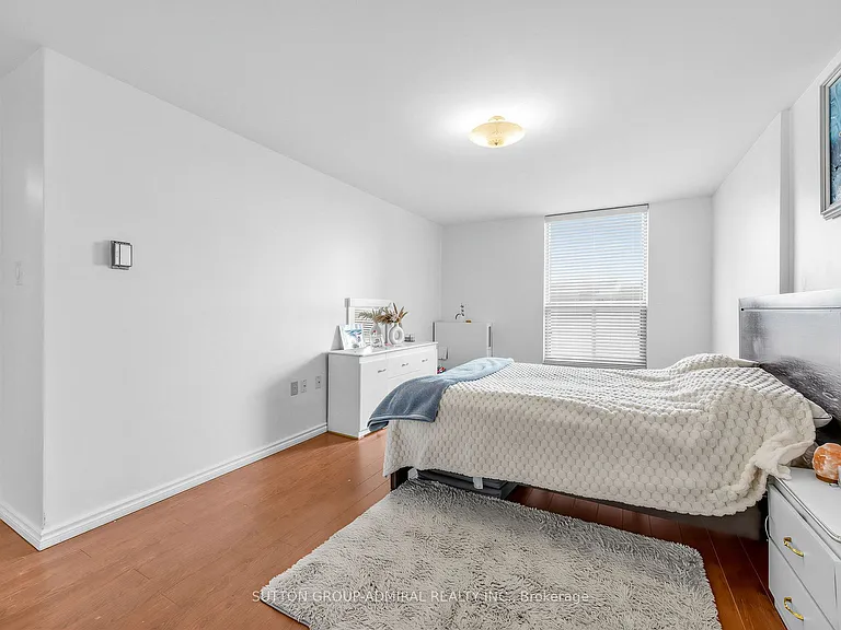 130 Neptune Dr #505 — Photo 17