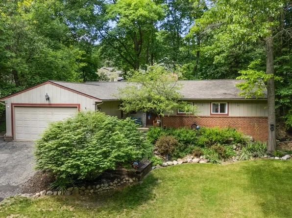 5108 O'Aw Wen Sa Dr, Clarkston, MI 48348