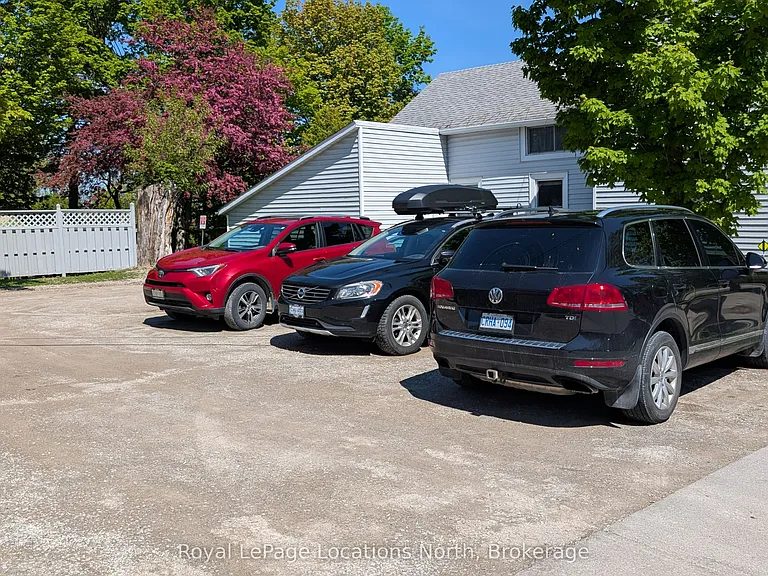 6 Louisa St E #1 — Photo 15