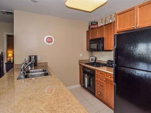 5th image of 255 E Liberty Dr APT 607