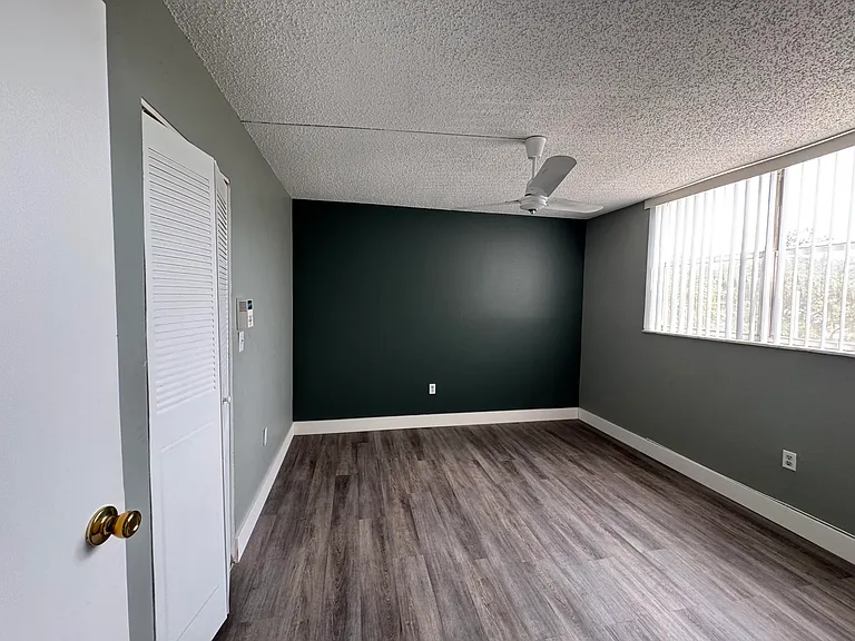1800 SW 81st Ave #1307 — Photo 27