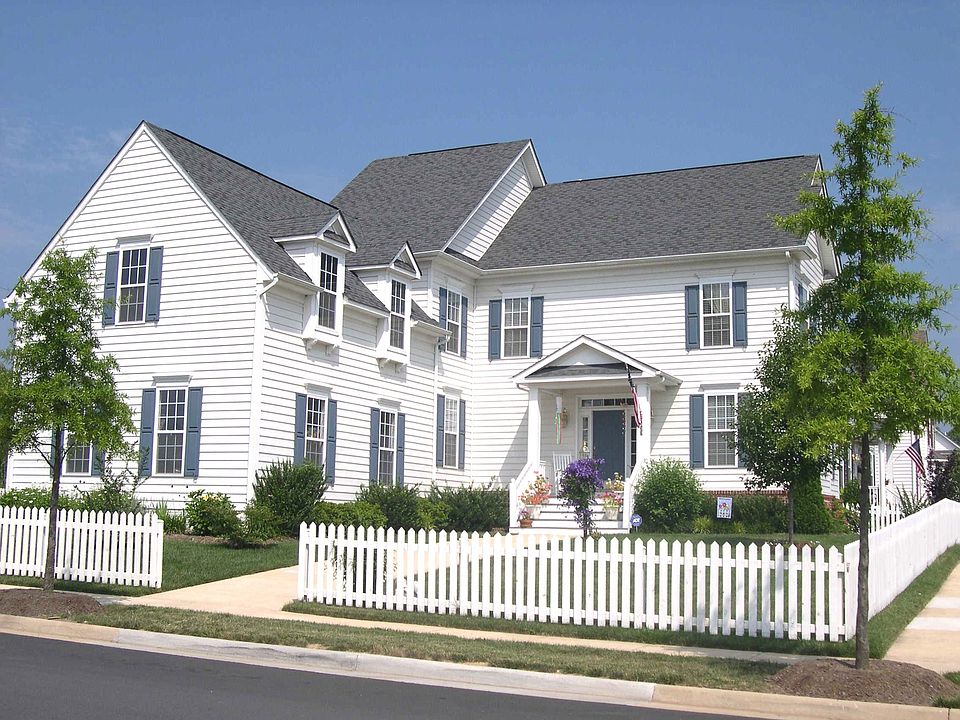 Charming Elevation