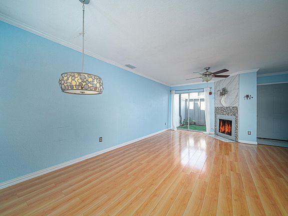 4th image of 5014 Glenmont Dr #8D