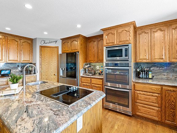 3rd image of 580 Gayl Dr