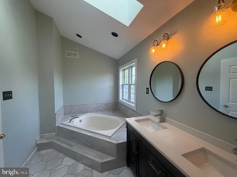 714 Marcus Cir — Photo 36