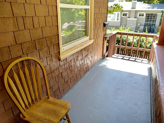 3rd image of 411 19th St APT A