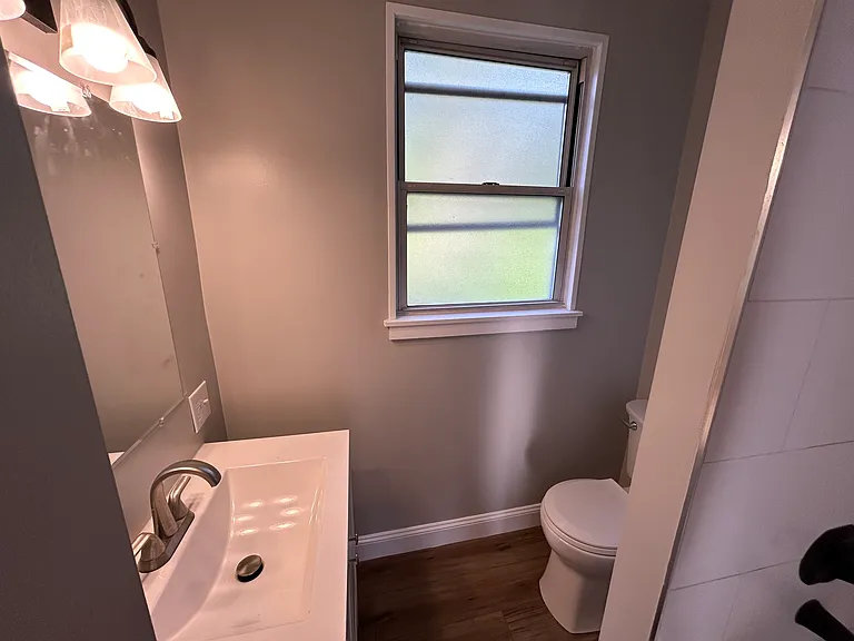 1749 Hopkins Ave — Photo 8