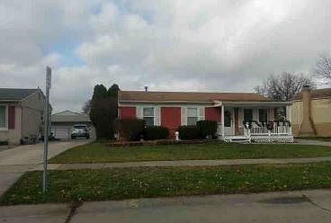 1st image of 41866 Woodbridge Dr