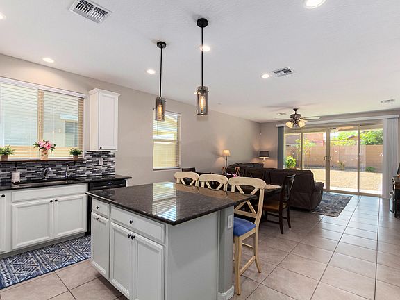 3rd image of 44001 W Palo Aliso Way