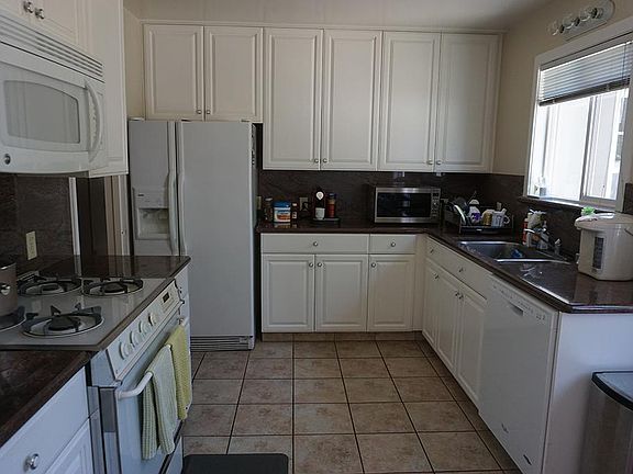 2nd image of 525 Kenwood Dr