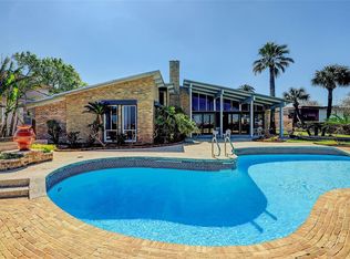 1504 Driftwood Ln, Galveston, TX 77551