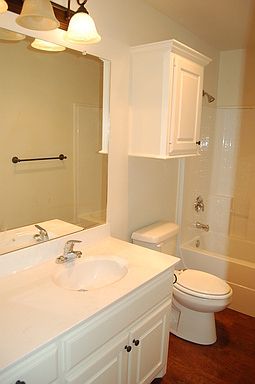 5th image of 3108 111th St Unit A