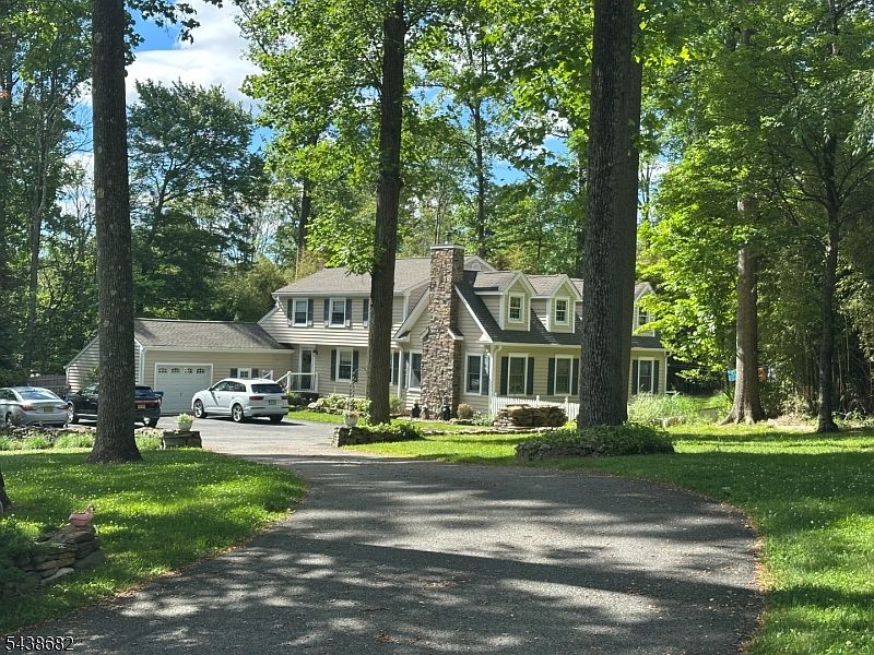 1st image of 30 Dogwood Dr