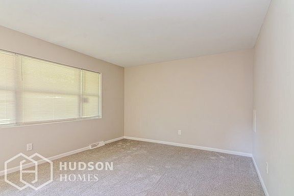 4th image of 5925 Jefferson St #31