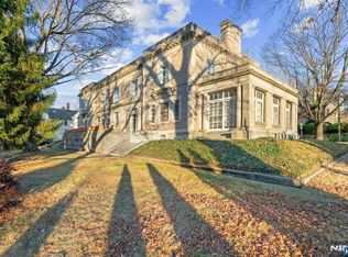 229-235 Ballantine Pkwy, Newark, NJ