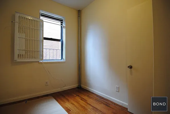 Rented by Bond New York | media 33