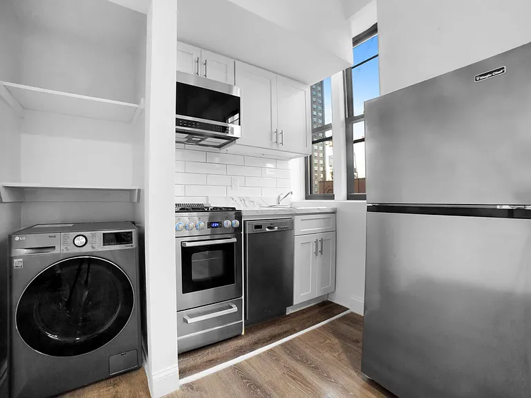 500 E 73rd St #B1 — Photo 2
