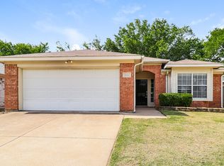 5604 Northstar Ln, Arlington, TX 76017