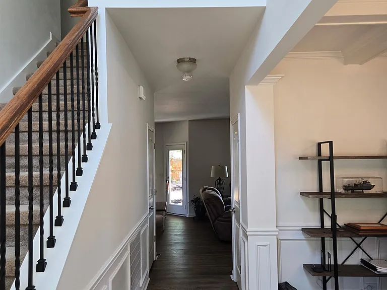 4655 Cabrini Pl — Photo 3
