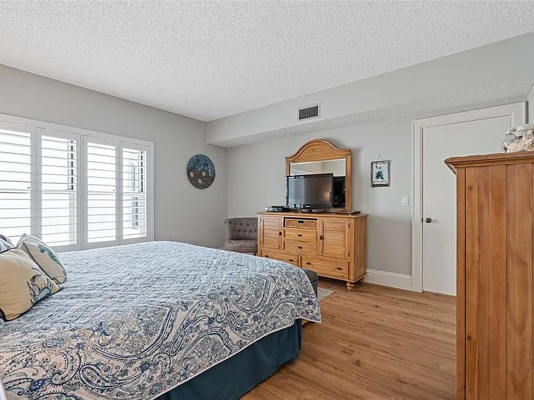 4950 Gulf Blvd #605 — Photo 24